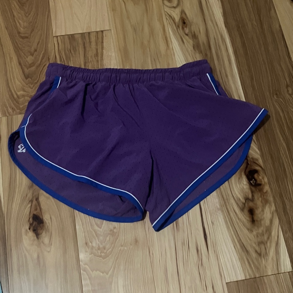 Rabbit Repeats 4” shorts